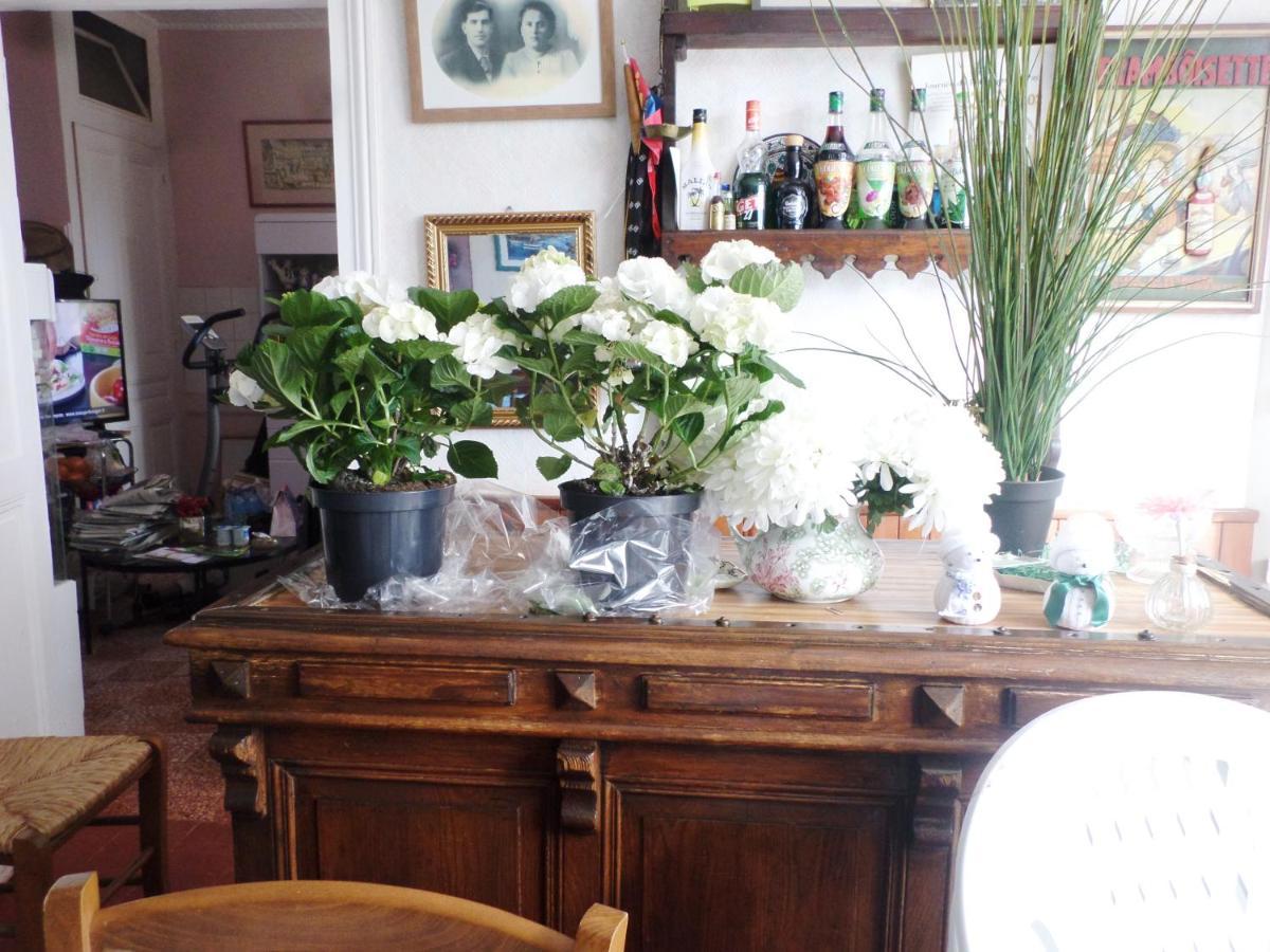 Bed and Breakfast Les Marronniers La Chapelle-sous-Brancion Esterno foto